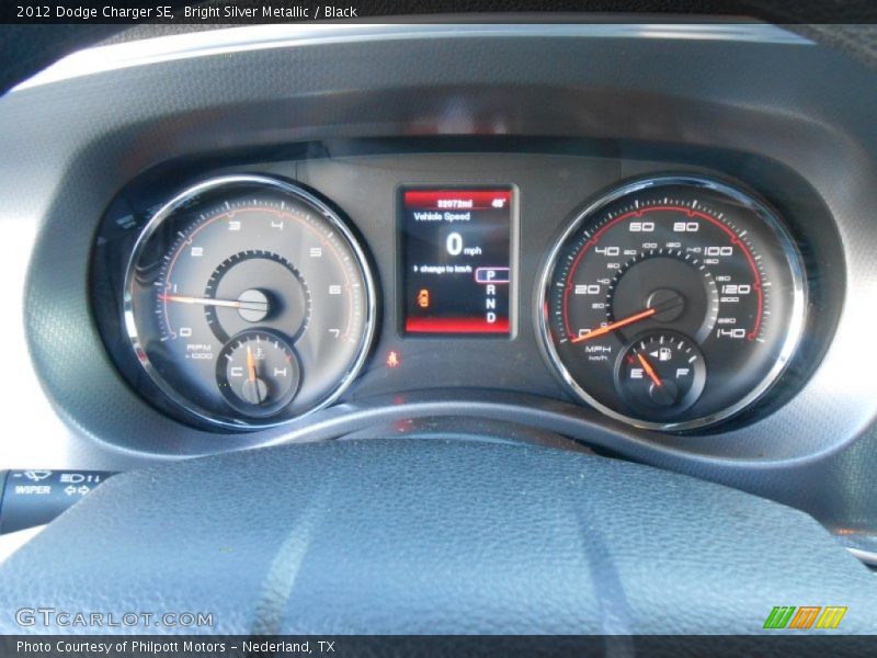 Bright Silver Metallic / Black 2012 Dodge Charger SE
