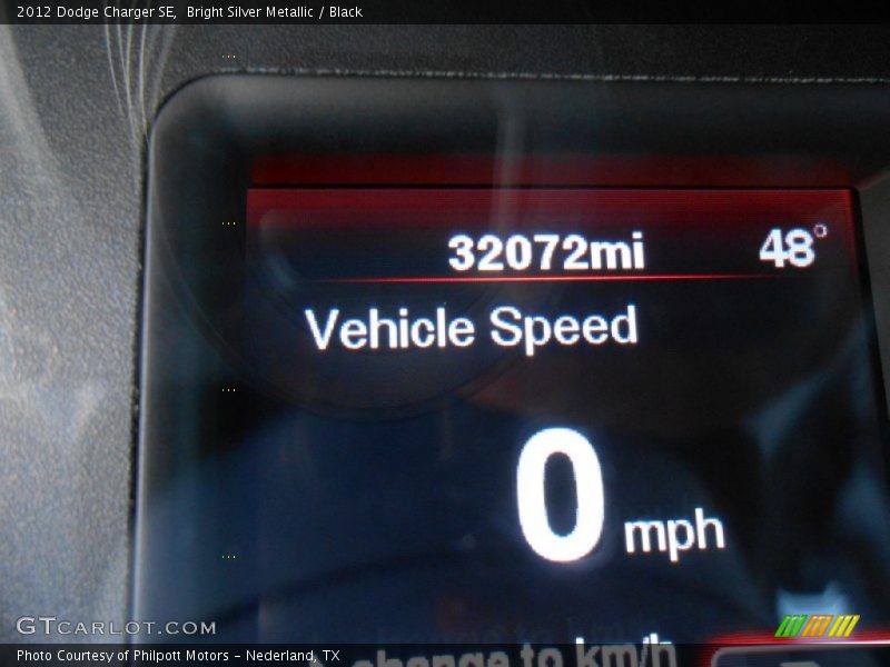 Bright Silver Metallic / Black 2012 Dodge Charger SE