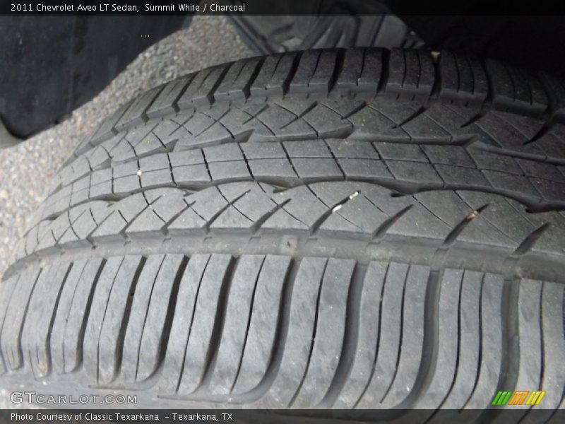 Summit White / Charcoal 2011 Chevrolet Aveo LT Sedan