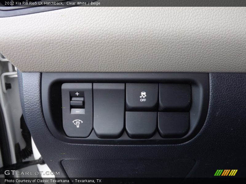 Clear White / Beige 2012 Kia Rio Rio5 LX Hatchback