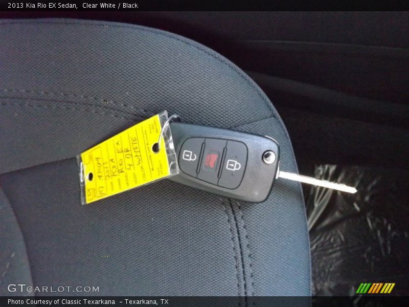Clear White / Black 2013 Kia Rio EX Sedan