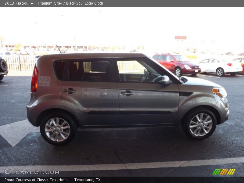 Titanium Gray / Black Soul Logo Cloth 2013 Kia Soul +