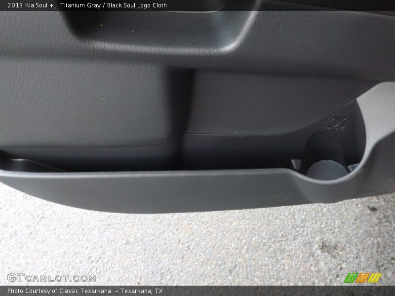 Titanium Gray / Black Soul Logo Cloth 2013 Kia Soul +