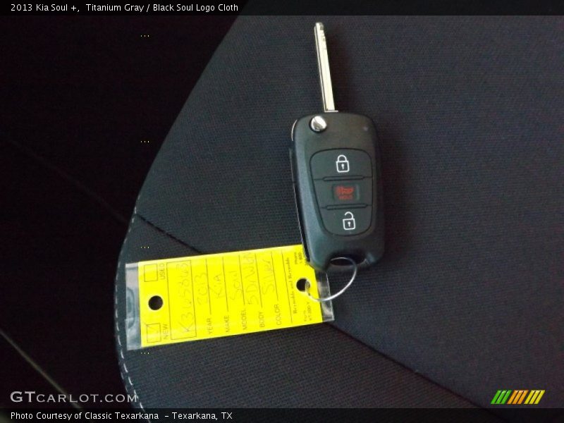 Titanium Gray / Black Soul Logo Cloth 2013 Kia Soul +