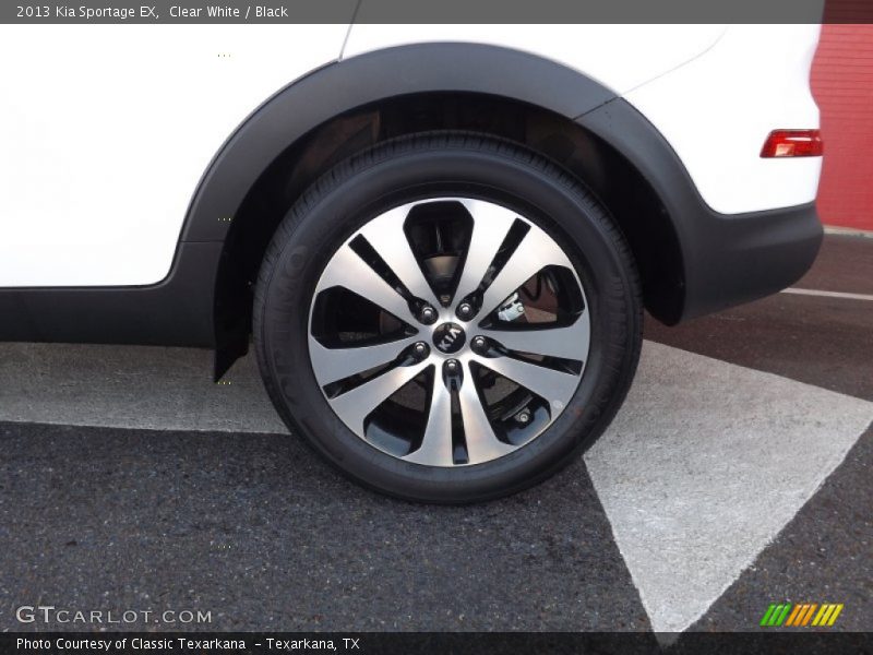 Clear White / Black 2013 Kia Sportage EX