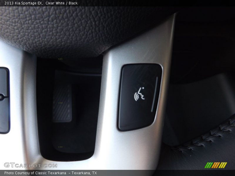 Clear White / Black 2013 Kia Sportage EX