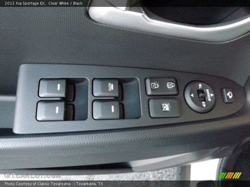 Clear White / Black 2013 Kia Sportage EX