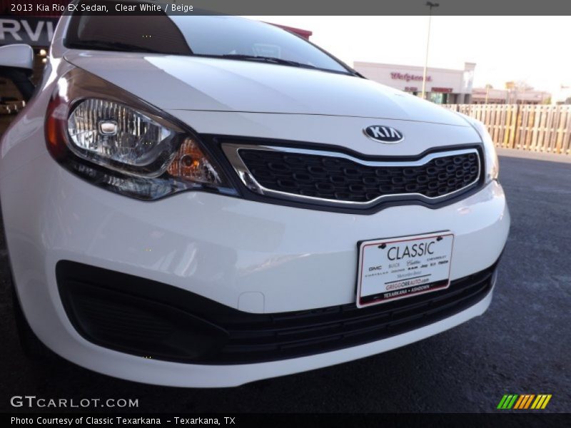 Clear White / Beige 2013 Kia Rio EX Sedan