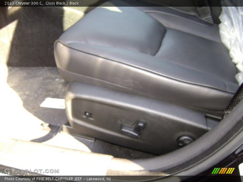 Gloss Black / Black 2013 Chrysler 300 C