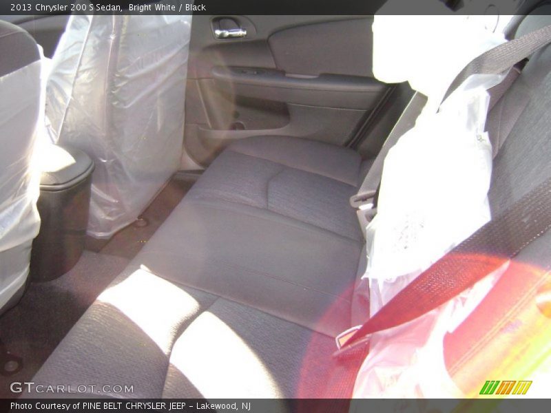 Bright White / Black 2013 Chrysler 200 S Sedan