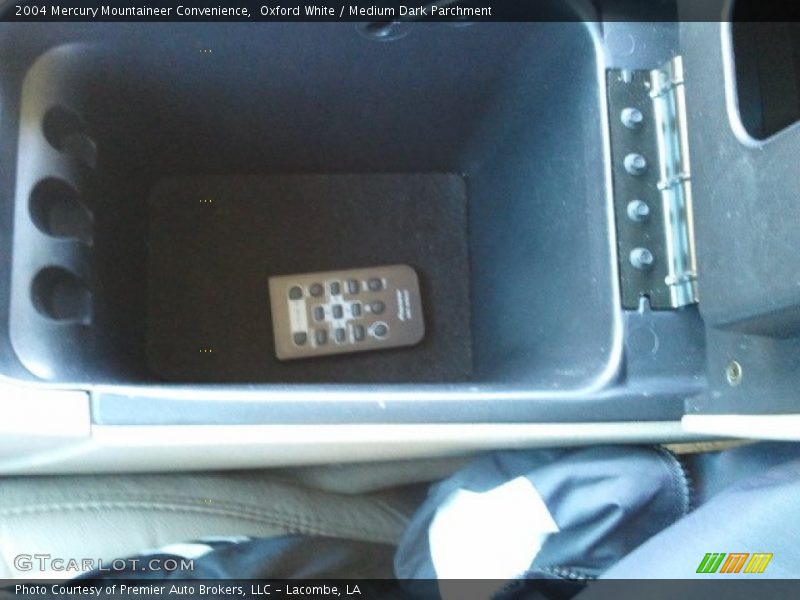 Oxford White / Medium Dark Parchment 2004 Mercury Mountaineer Convenience