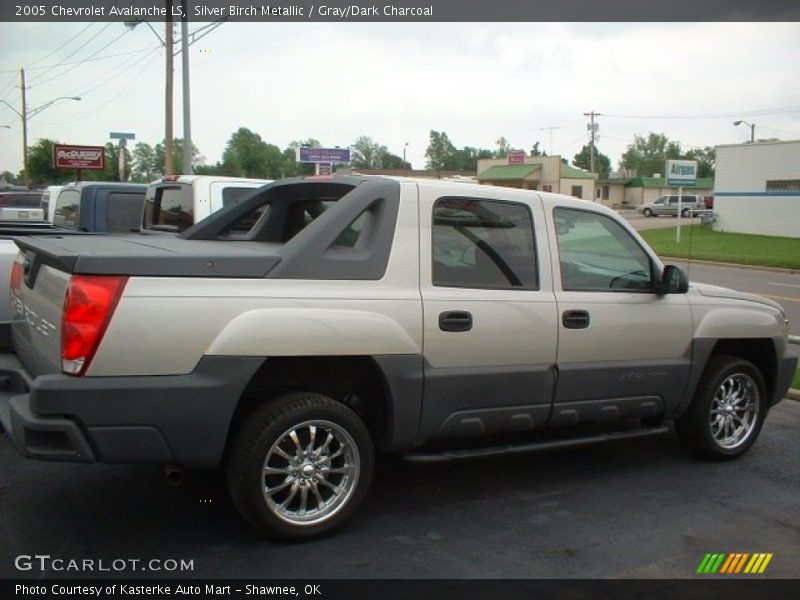 Silver Birch Metallic / Gray/Dark Charcoal 2005 Chevrolet Avalanche LS