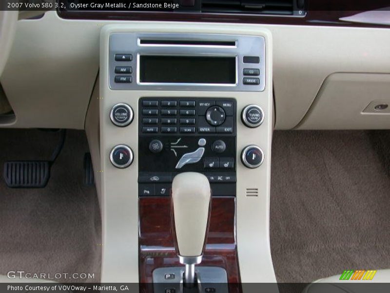 Controls of 2007 S80 3.2