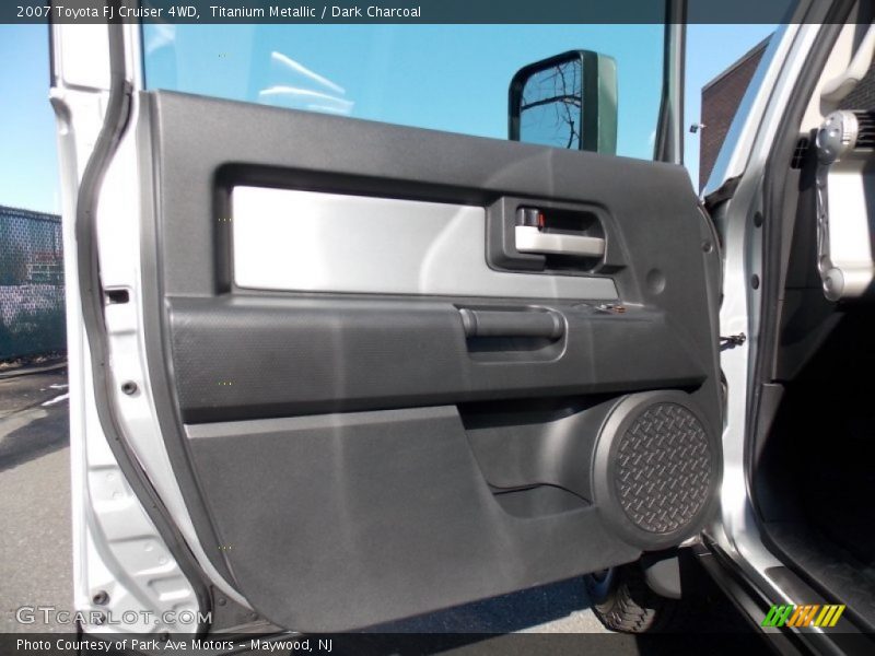 Titanium Metallic / Dark Charcoal 2007 Toyota FJ Cruiser 4WD