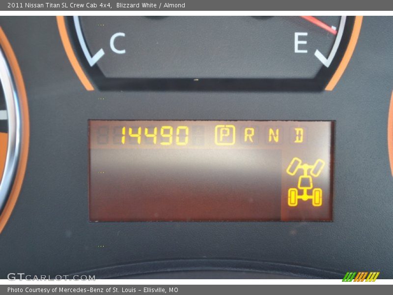 Blizzard White / Almond 2011 Nissan Titan SL Crew Cab 4x4