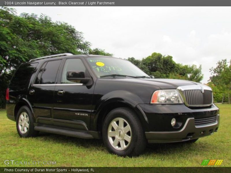 Black Clearcoat / Light Parchment 2004 Lincoln Navigator Luxury