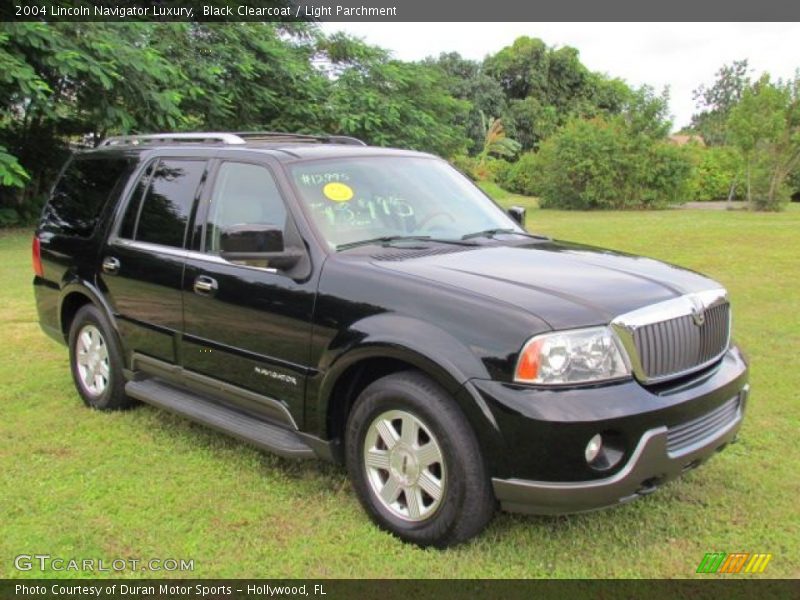 Black Clearcoat / Light Parchment 2004 Lincoln Navigator Luxury