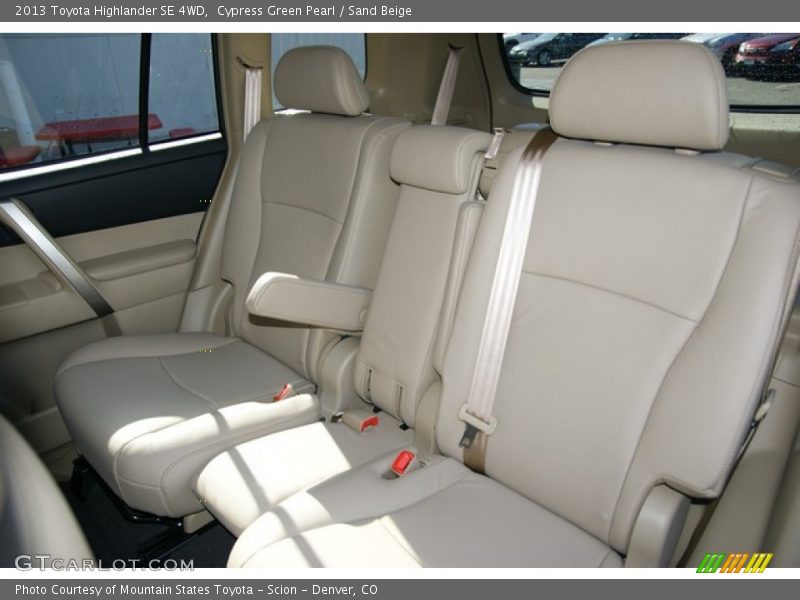 Cypress Green Pearl / Sand Beige 2013 Toyota Highlander SE 4WD