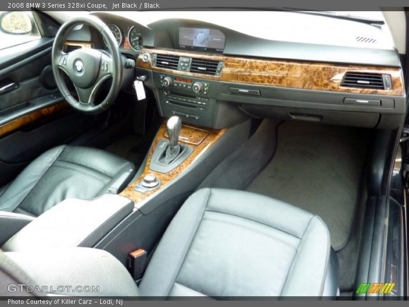Dashboard of 2008 3 Series 328xi Coupe