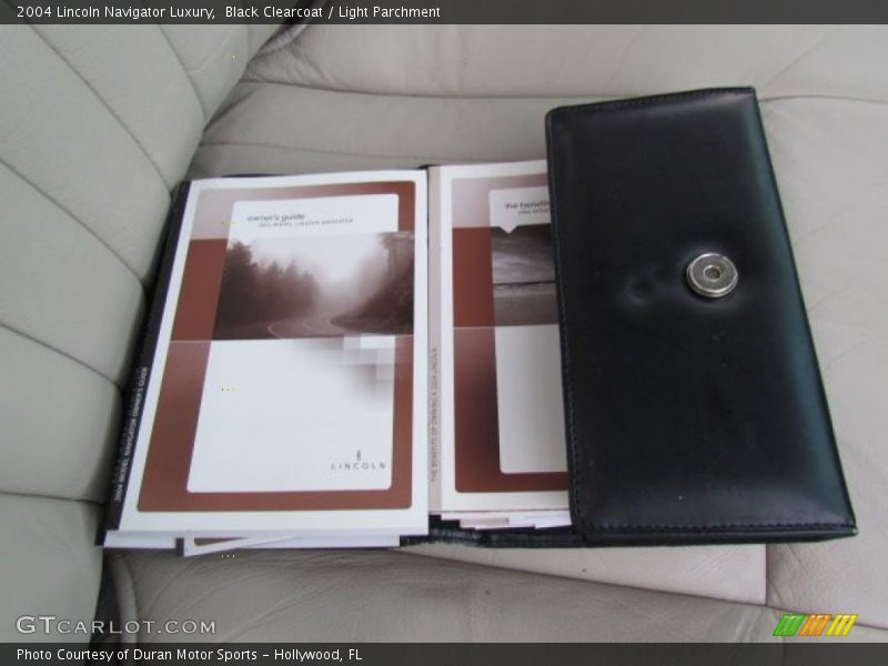 Books/Manuals of 2004 Navigator Luxury