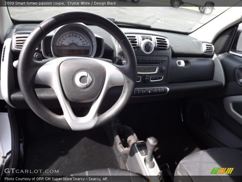 Crystal White / Design Black 2009 Smart fortwo passion coupe