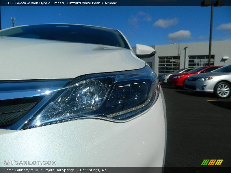 Blizzard White Pearl / Almond 2013 Toyota Avalon Hybrid Limited