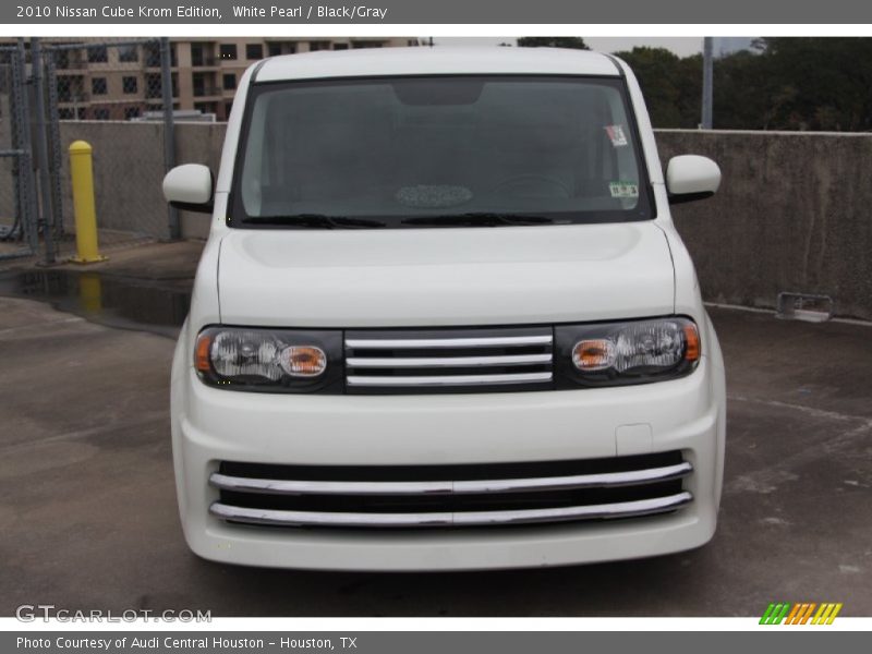 White Pearl / Black/Gray 2010 Nissan Cube Krom Edition