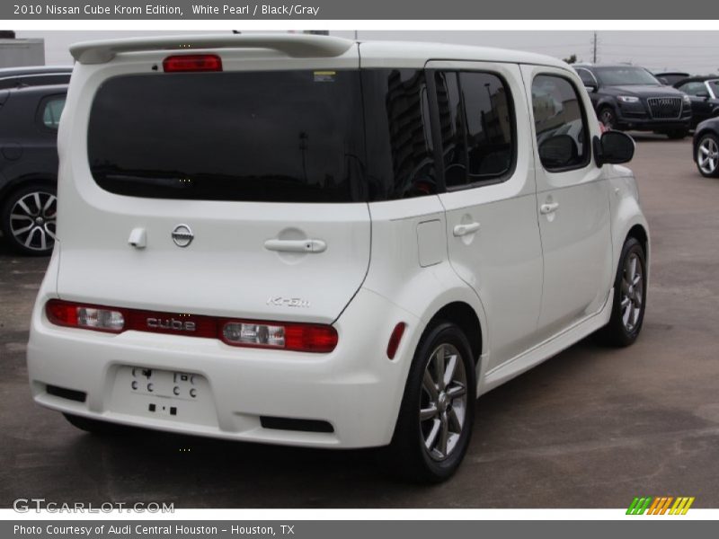 White Pearl / Black/Gray 2010 Nissan Cube Krom Edition