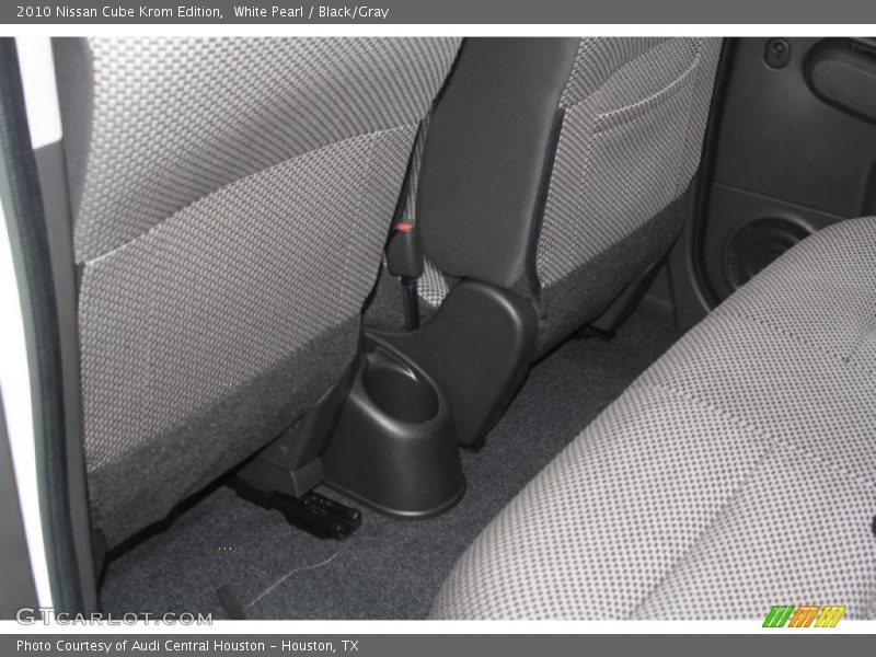 White Pearl / Black/Gray 2010 Nissan Cube Krom Edition