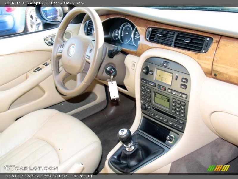  2004 X-Type 2.5 Ivory Interior