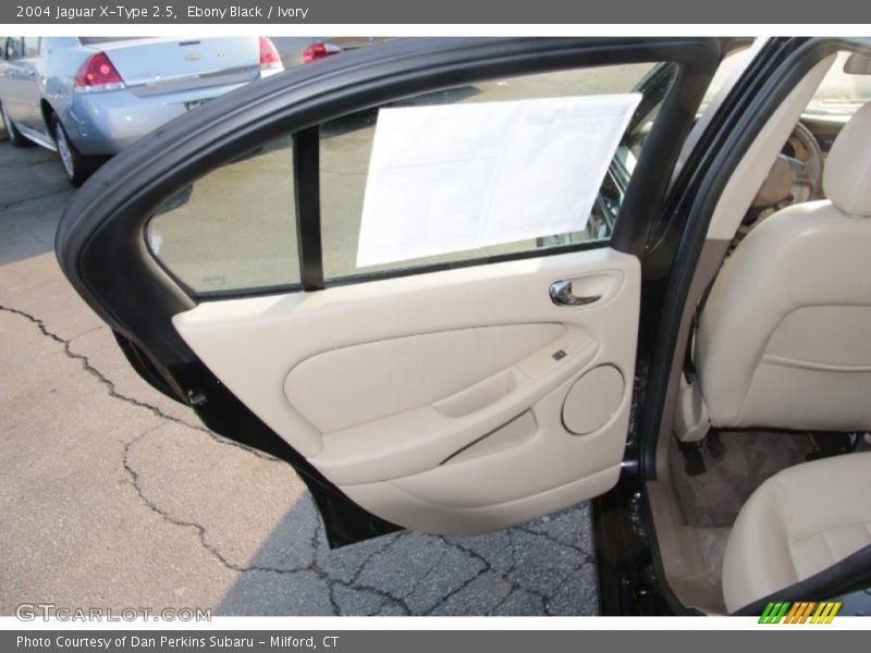 Ebony Black / Ivory 2004 Jaguar X-Type 2.5