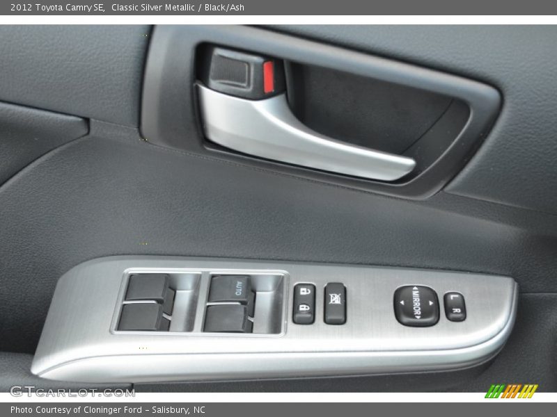 Classic Silver Metallic / Black/Ash 2012 Toyota Camry SE