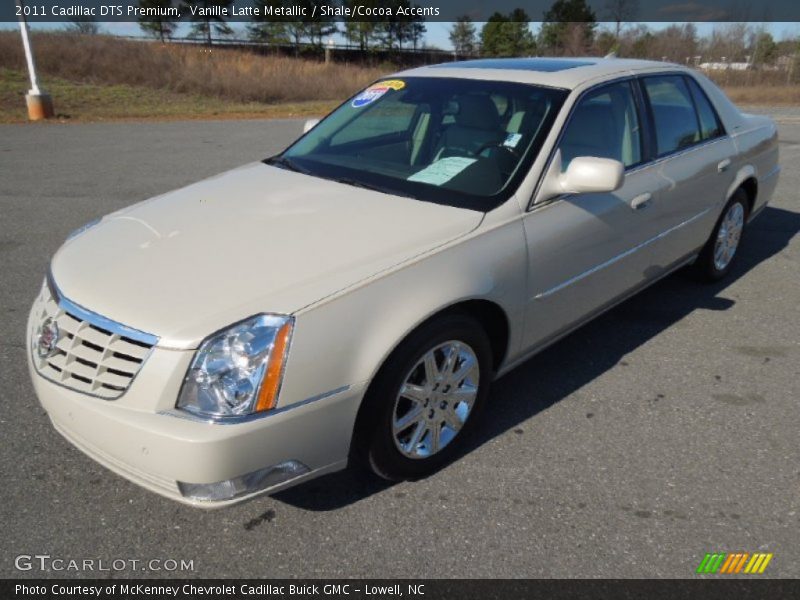 Front 3/4 View of 2011 DTS Premium