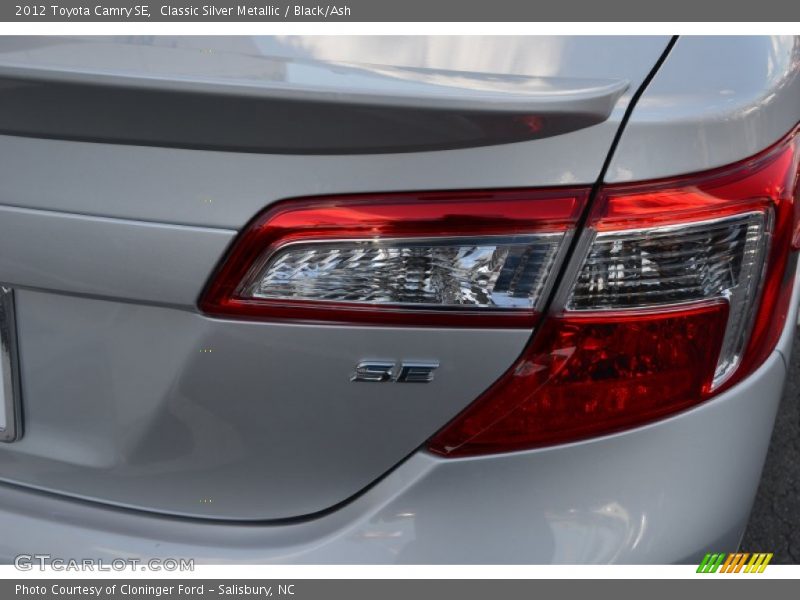 Classic Silver Metallic / Black/Ash 2012 Toyota Camry SE