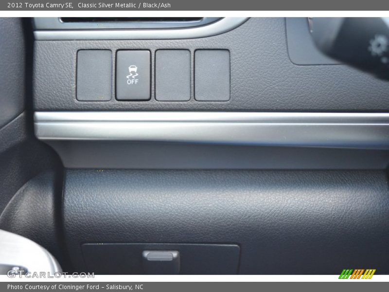 Classic Silver Metallic / Black/Ash 2012 Toyota Camry SE