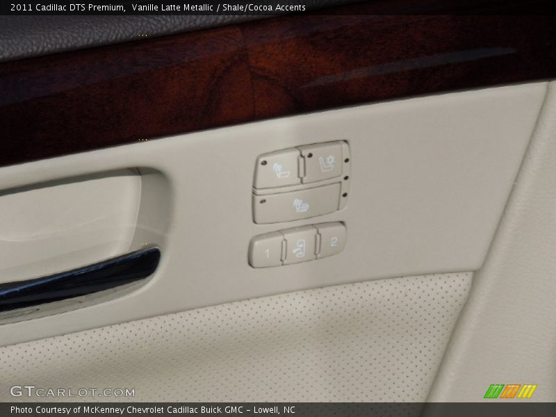 Vanille Latte Metallic / Shale/Cocoa Accents 2011 Cadillac DTS Premium