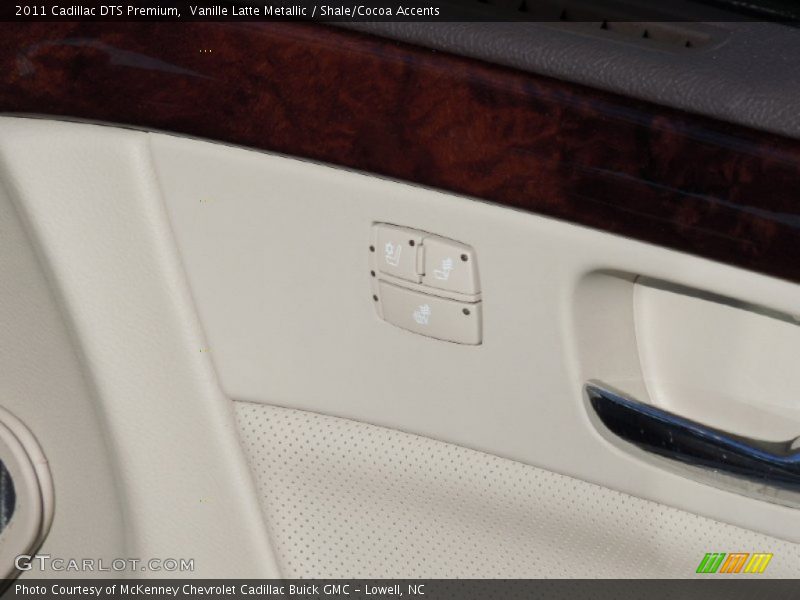 Vanille Latte Metallic / Shale/Cocoa Accents 2011 Cadillac DTS Premium