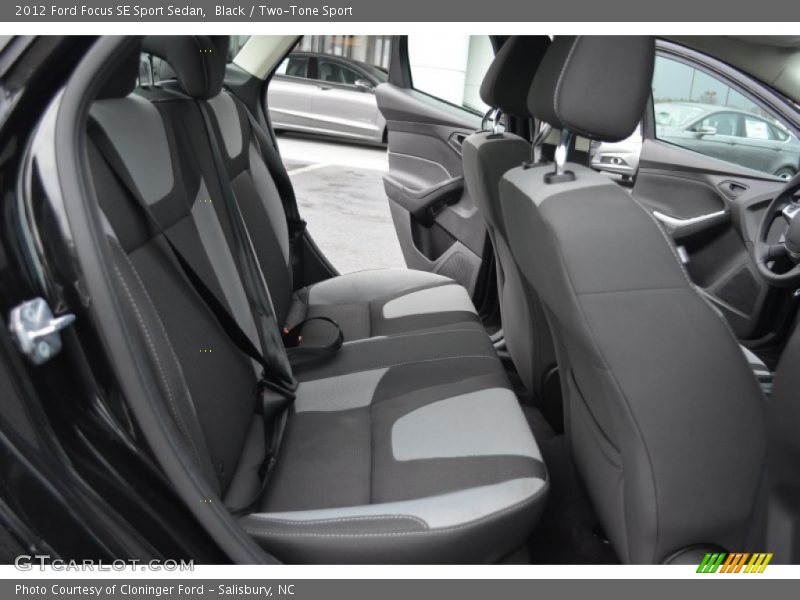 Black / Two-Tone Sport 2012 Ford Focus SE Sport Sedan