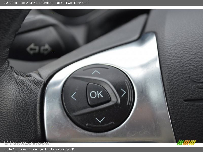 Black / Two-Tone Sport 2012 Ford Focus SE Sport Sedan