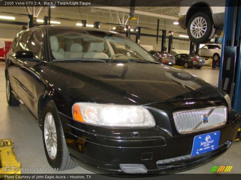 Black / Taupe/Light Taupe 2005 Volvo V70 2.4