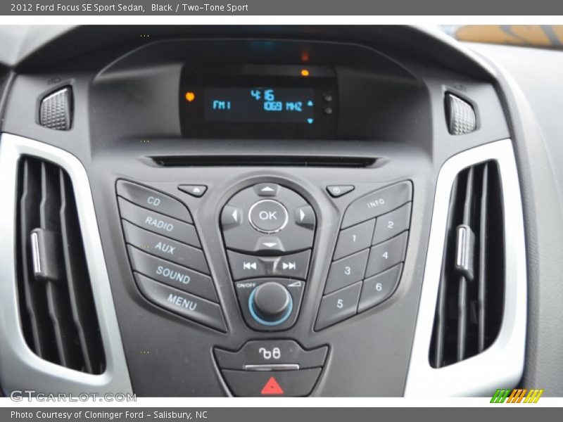 Black / Two-Tone Sport 2012 Ford Focus SE Sport Sedan