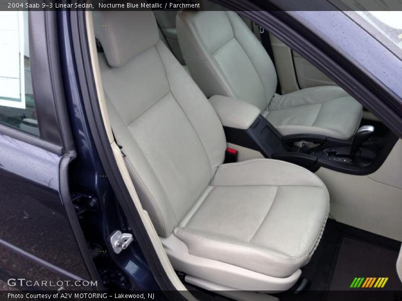 Front Seat of 2004 9-3 Linear Sedan