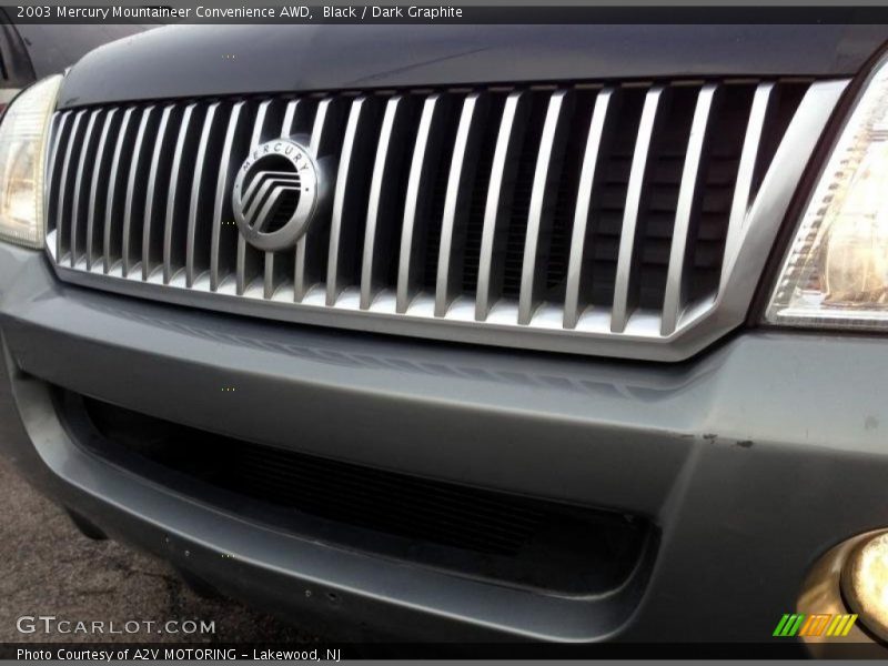 Black / Dark Graphite 2003 Mercury Mountaineer Convenience AWD