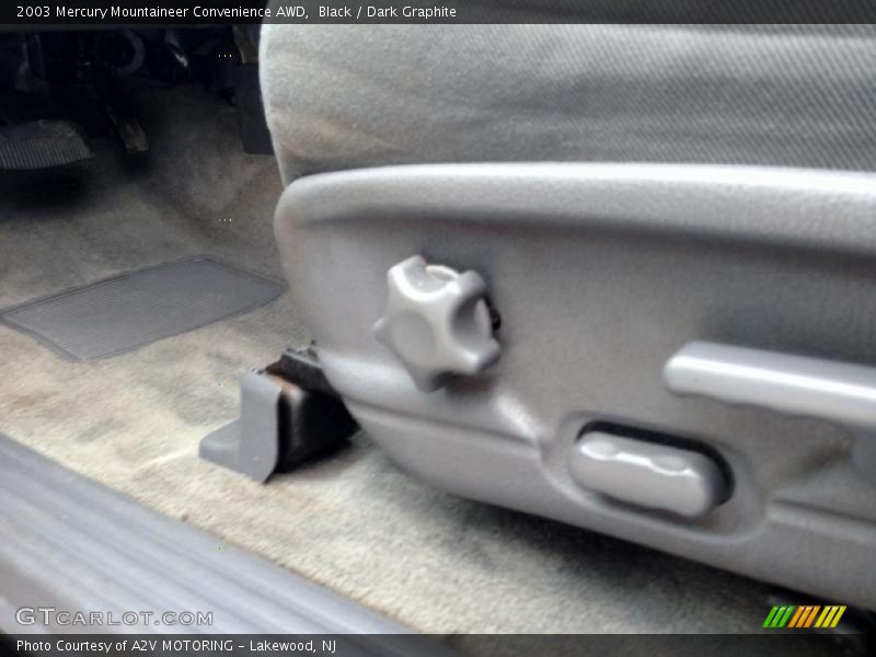 Black / Dark Graphite 2003 Mercury Mountaineer Convenience AWD