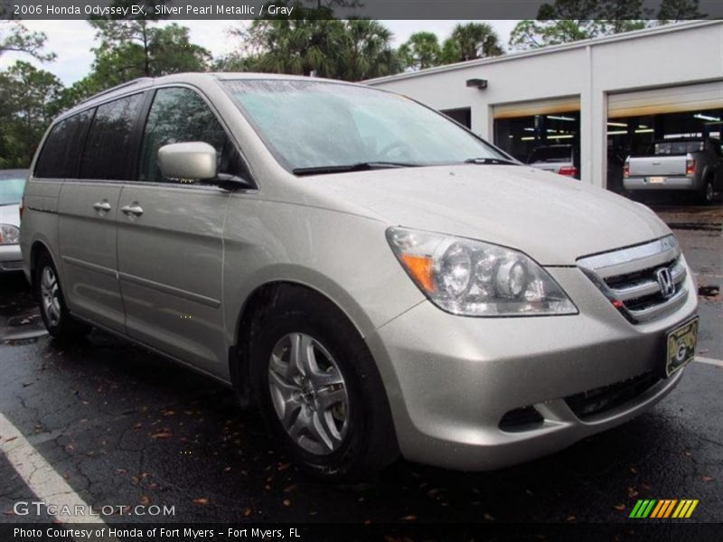 Front 3/4 View of 2006 Odyssey EX