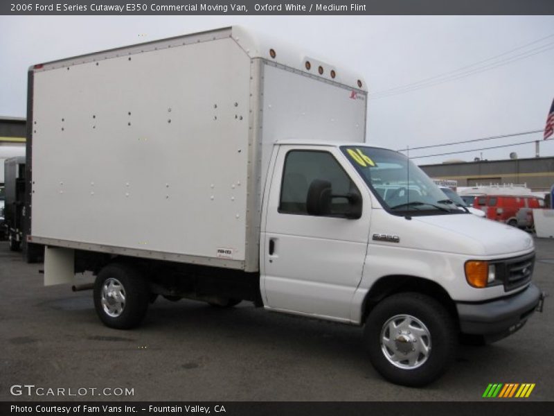 Oxford White / Medium Flint 2006 Ford E Series Cutaway E350 Commercial Moving Van