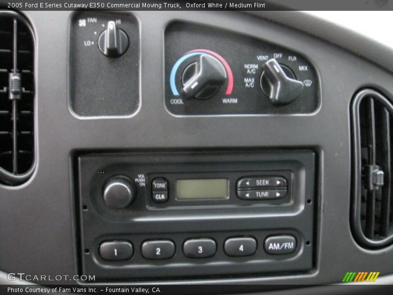 Controls of 2005 E Series Cutaway E350 Commercial Moving Truck