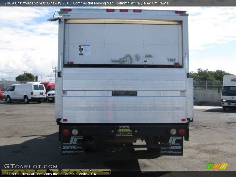 Summit White / Medium Pewter 2009 Chevrolet Express Cutaway 3500 Commercial Moving Van