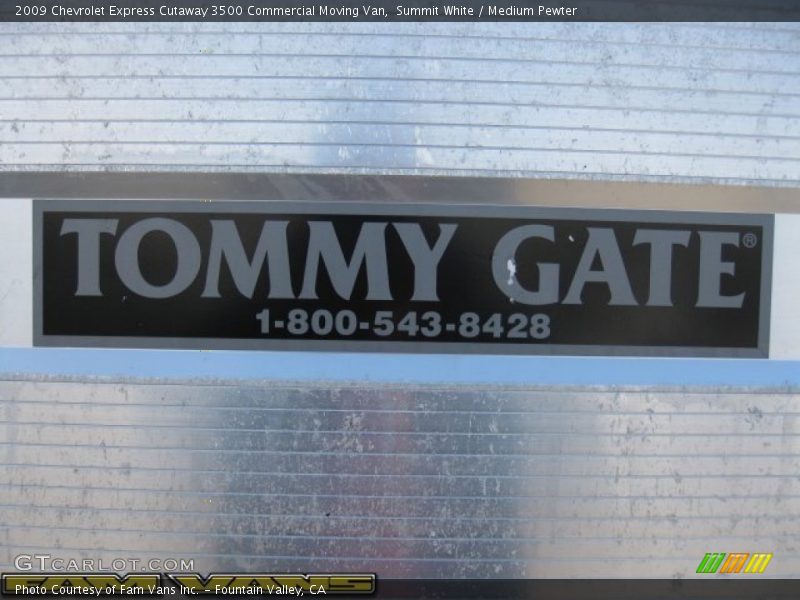 Summit White / Medium Pewter 2009 Chevrolet Express Cutaway 3500 Commercial Moving Van