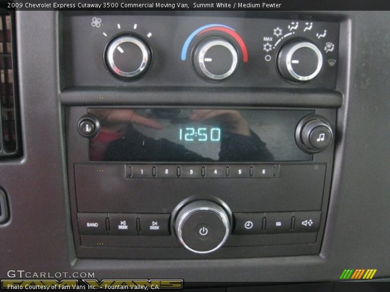 Summit White / Medium Pewter 2009 Chevrolet Express Cutaway 3500 Commercial Moving Van